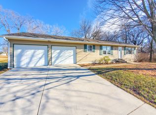 1818 SW Urish Rd, Topeka, KS 66615