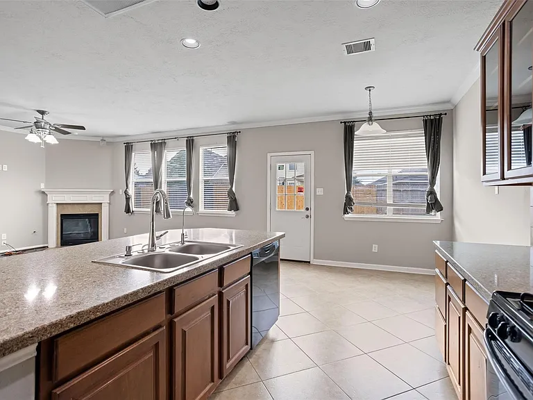30322 Deleon Fields Dr — Photo 22
