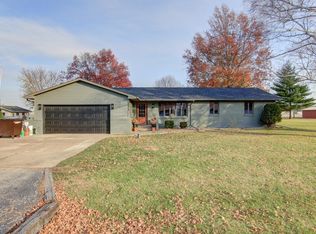 25570 Indian Ridge Rd, Sterling, IL 61081