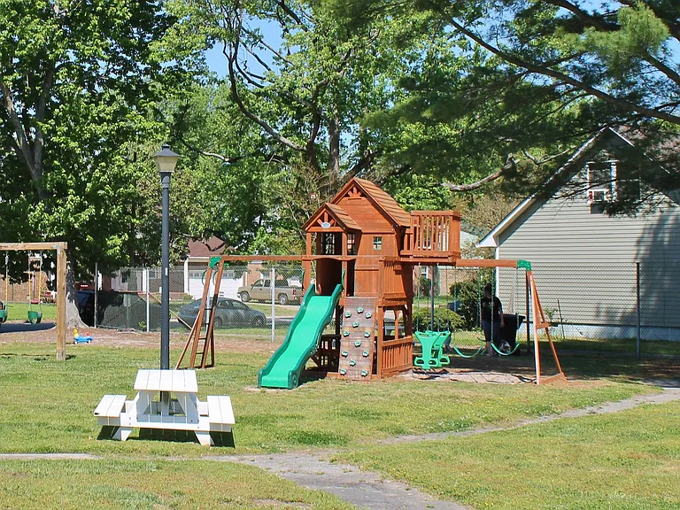 1012 Antioch Cir — Photo 33