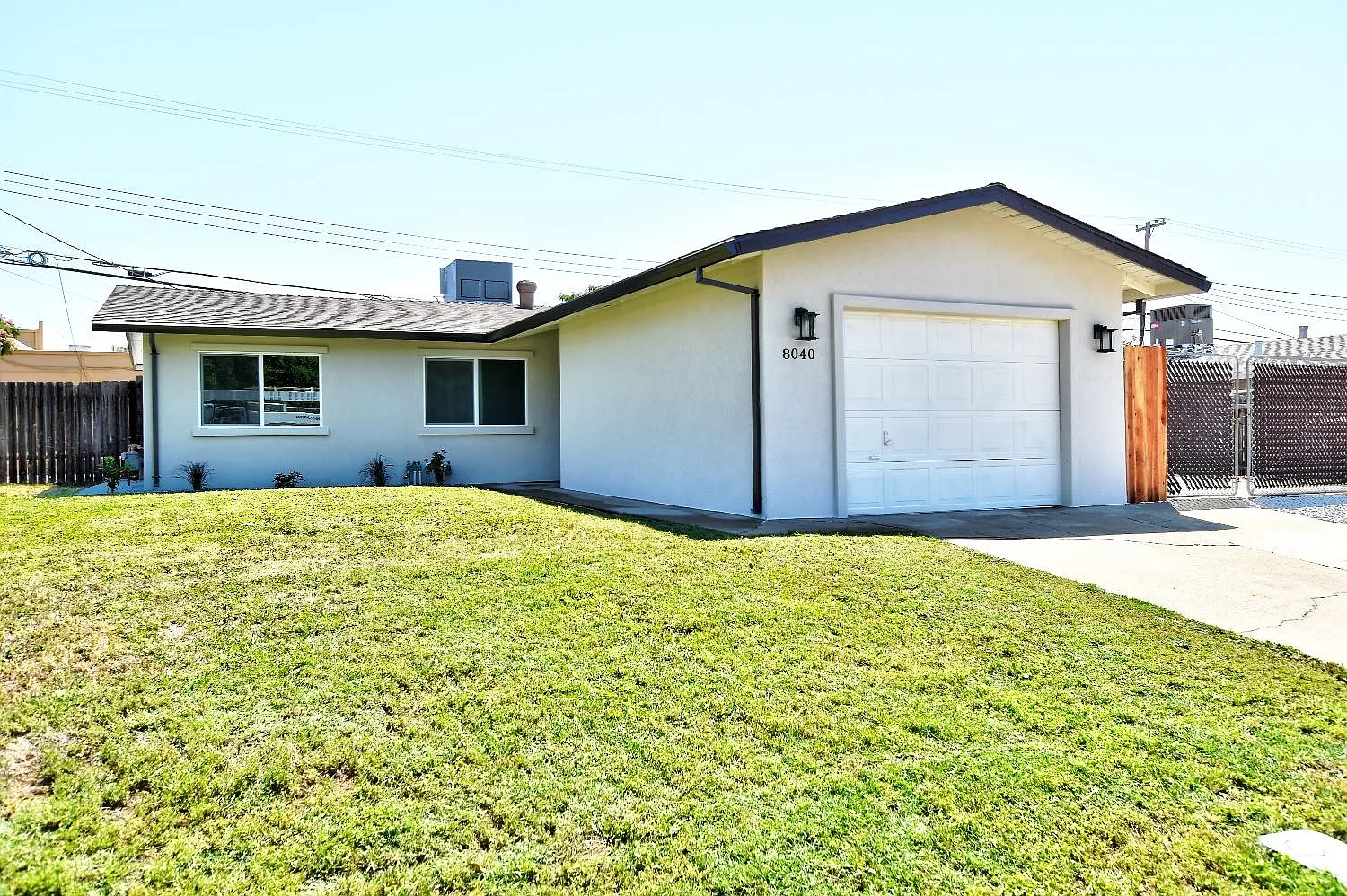 8040 Oak Forest St photo 1