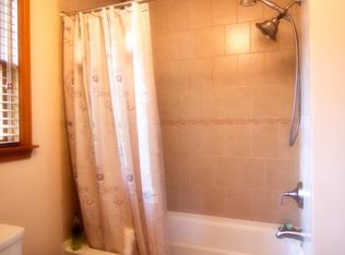 621 Thompsonville Rd, Suffield, CT 06078