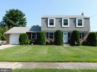930 Tanglewood Ln, Vineland, NJ 08360