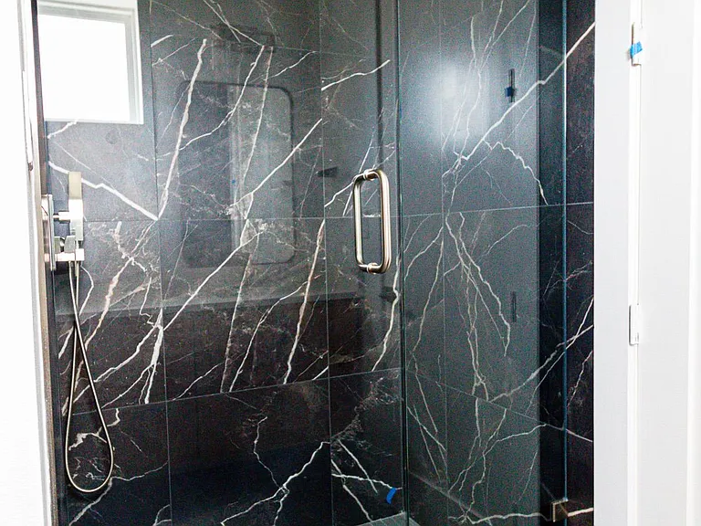 4210 Roseland Ave #101 — Photo 52