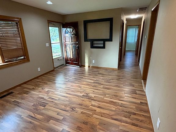 2nd image of 415 Krause Ave
