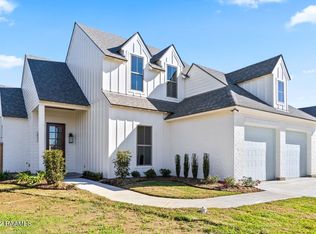 211 Harvest Creek Ln, Lafayette, LA 70508