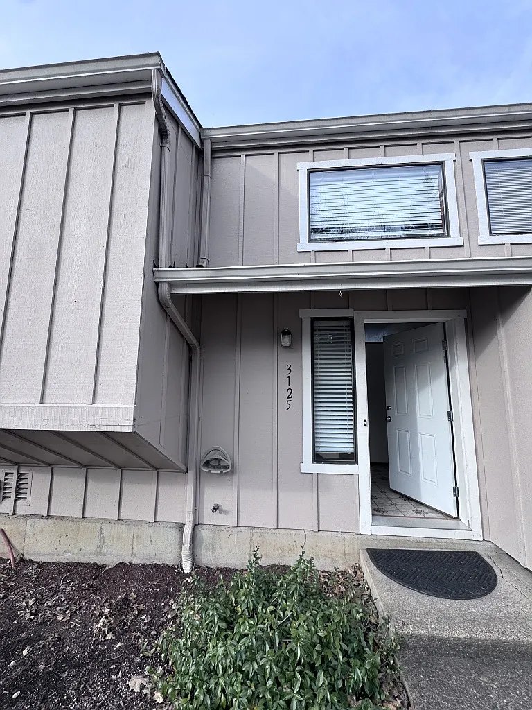 3125 Ivy Glen Dr photo 1