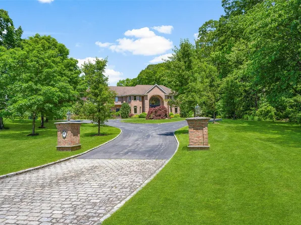 9 Oak Ridge Court, West Harrison, NY 10604