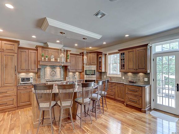4th image of 103 Bay Dr