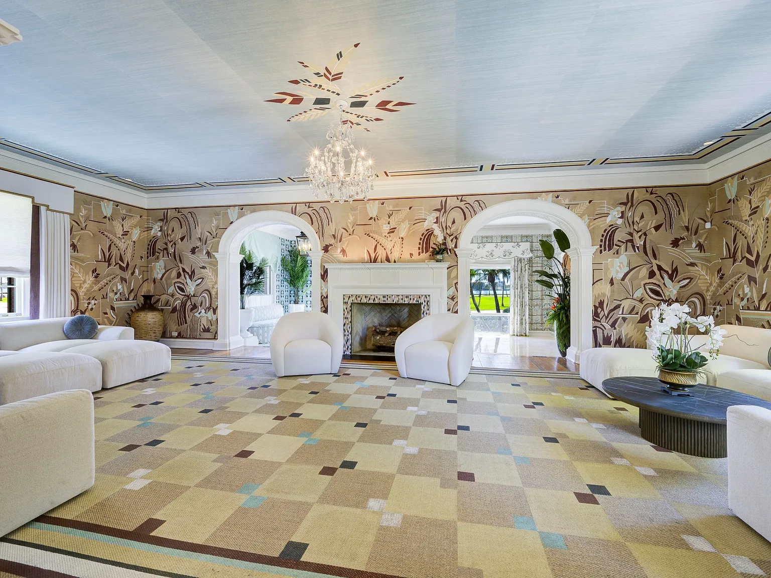 5 bed, 7.0 bath, 7706 sqft, $35,000 — Photo 4