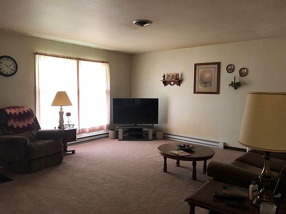 3rd image of 612 Wedgewood Pl