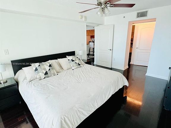 2nd image of 1200 Brickell Bay Dr APT 3517