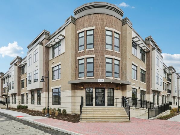 434 Springfield Ave #140