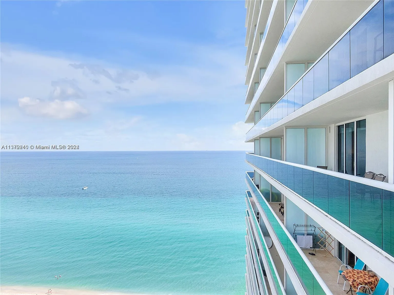 Beach Club T2 — Photo 1