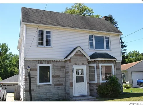 3663 Seneca St Photo 1