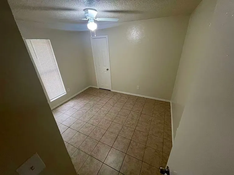 4520 Louisville Dr — Photo 9