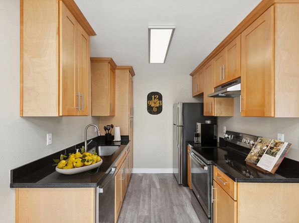 498 Boynton Ave APT 17