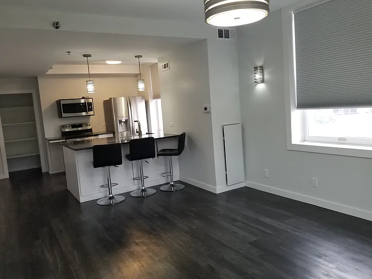123 N Locust St #407 — Photo 10