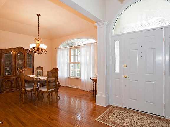 5th image of 5406 Sweet Briar Dr