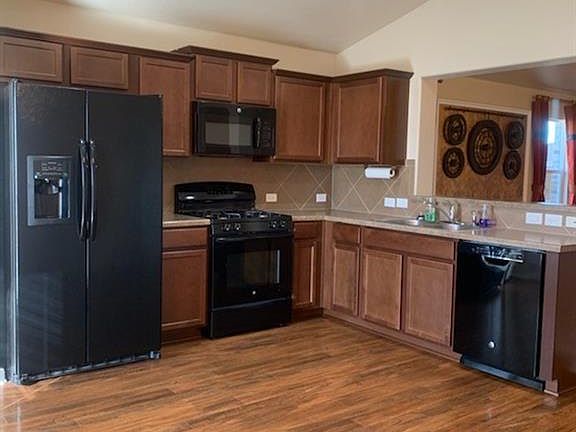 3rd image of 403 S Hunting Lodge Ln