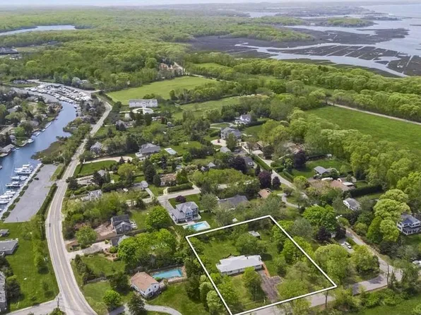 10 Old Scallop Point Rd, Southampton, NY 11968