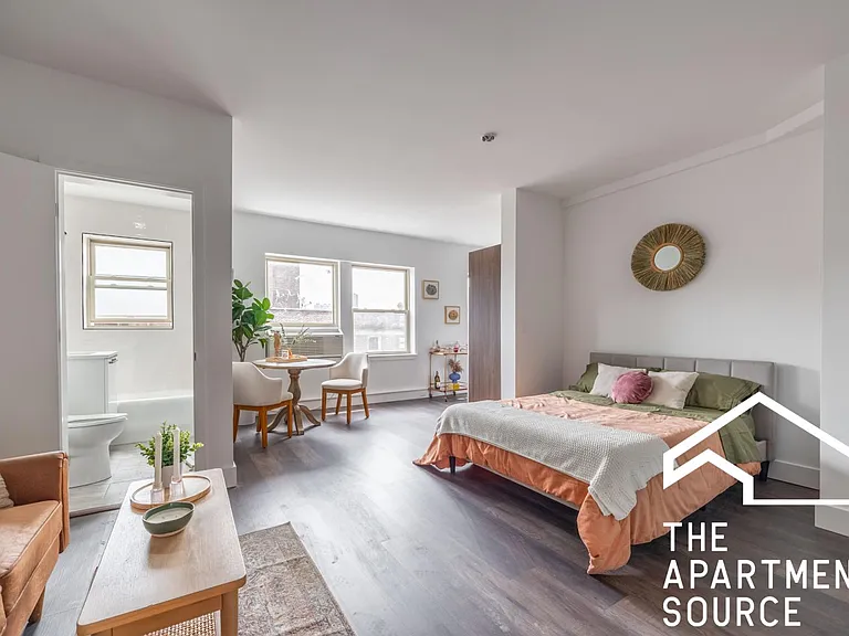 1505 W Hollywood Ave #306 — Photo 4