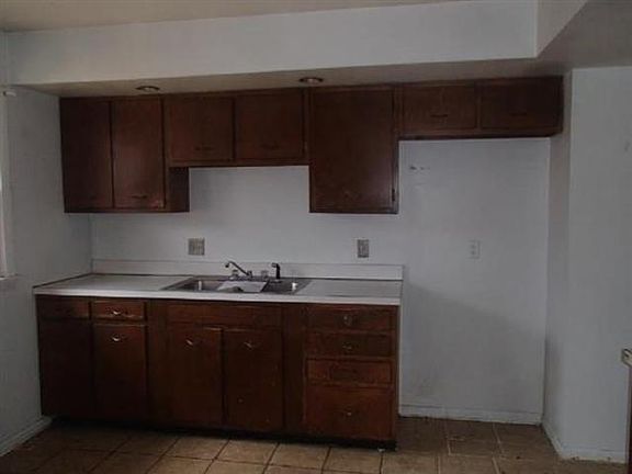 5th image of 78 Hackett Blvd
