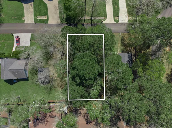 168 Mid Pines Dr, Conroe, TX 77304