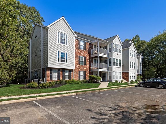 2nd image of 53 Inverness Cir