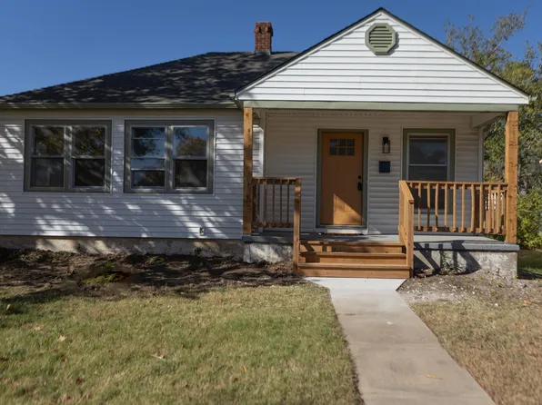 1003 N Edgemoor St, Wichita, KS 67208