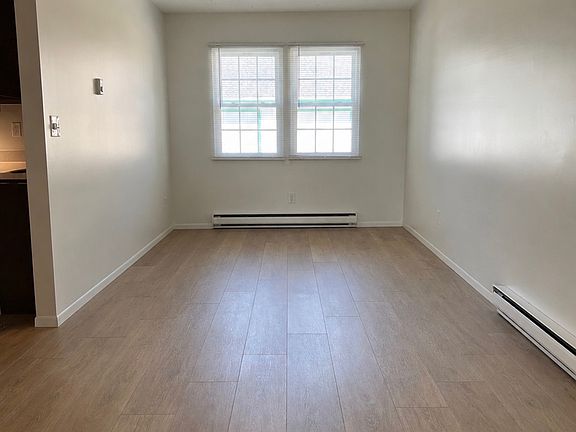 4th image of 865 Arden Ave #865