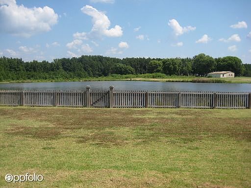 3rd image of 103 Willow Lake Dr