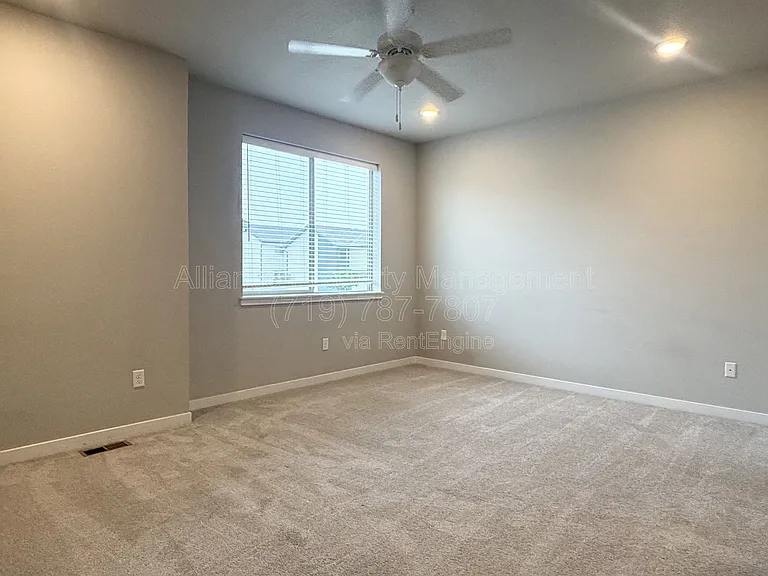 5424 Carvel Grv — Photo 23