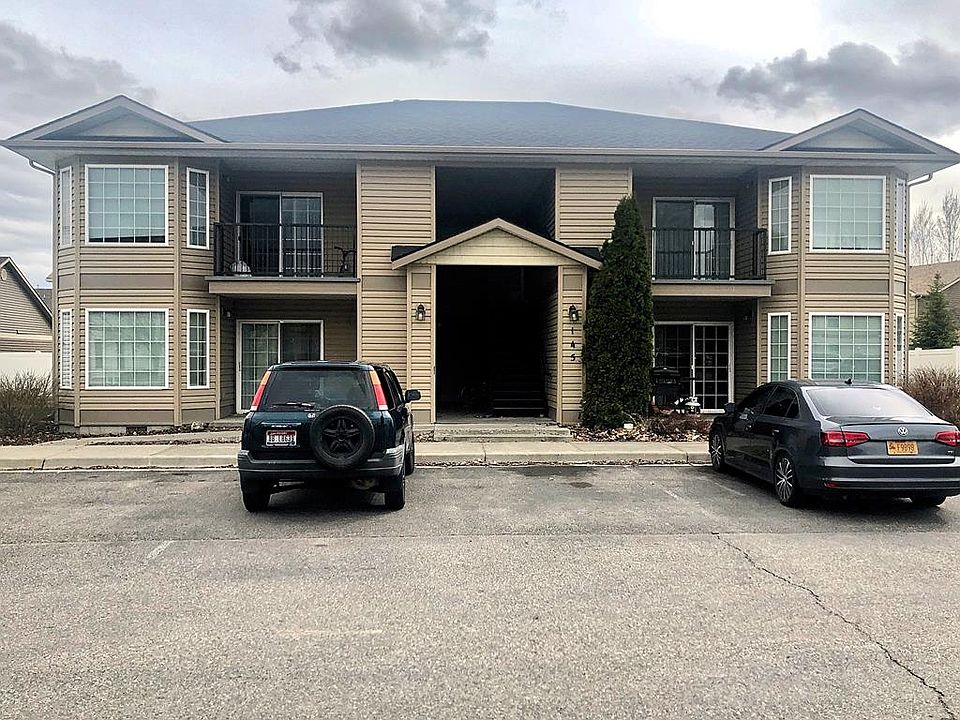 1st image of 145 Clubhouse Cir
