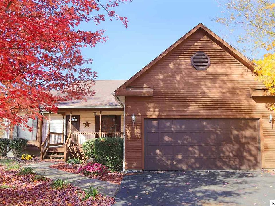 1st image of 752 Royal Cir