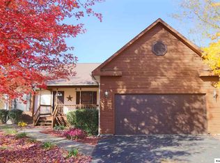 752 Royal Cir, Howard, OH 43028