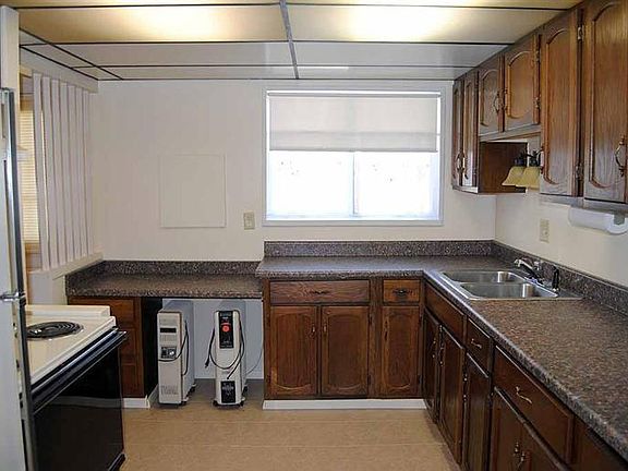 5th image of 2264 Russet Ave