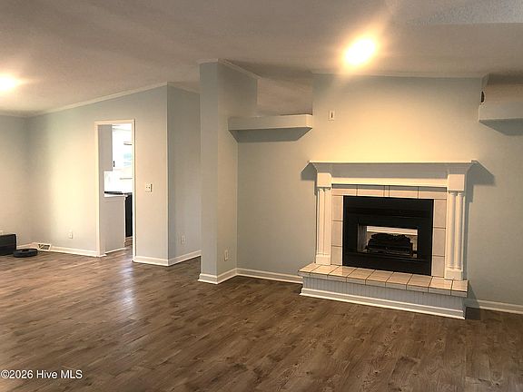 4th image of 7824 Niffer Lane