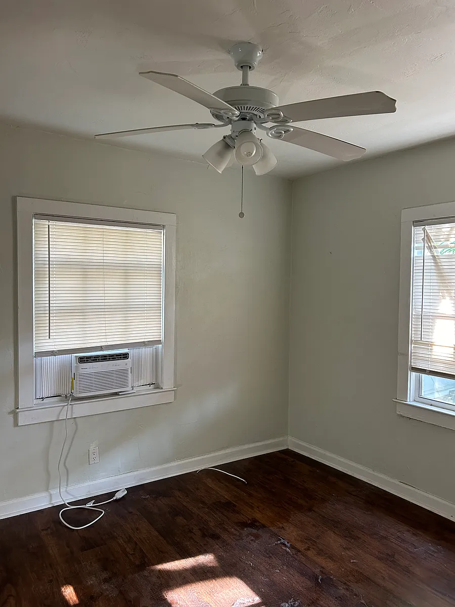 Building Photo - 806 Baptist Ln #A