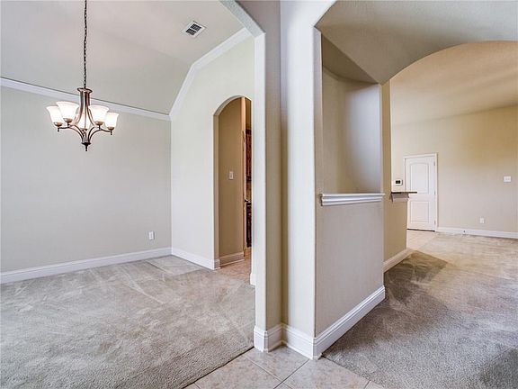 4th image of 717 Trillium Ln