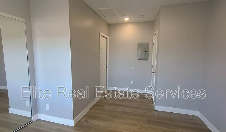 6375 Osler St — Photo 11