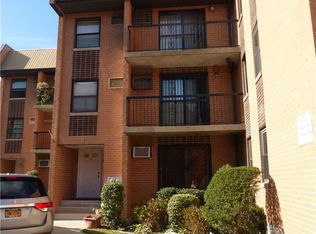 75-22 Parsons Blvd #C2, Fresh Meadows, NY