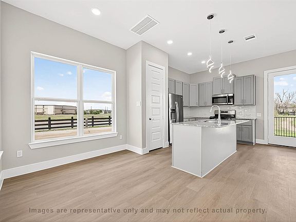 4th image of 10719 Mason Rd #3