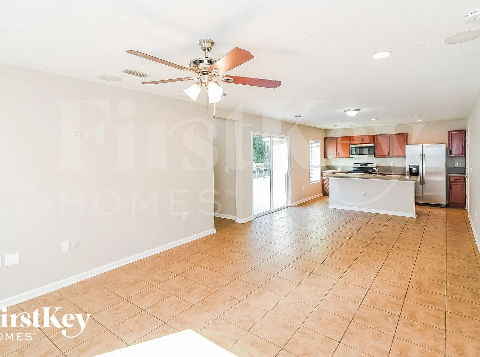 3 bed, 2.0 bath, 1638 sqft, $2,160 — Photo 4
