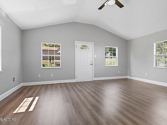 5th image of 3602 Decatur Dr