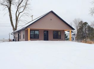 151 E Madison St, Clintonville, WI 54929