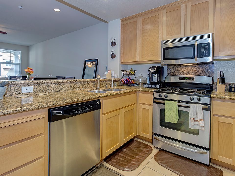 1st image of 109 Portola Pl