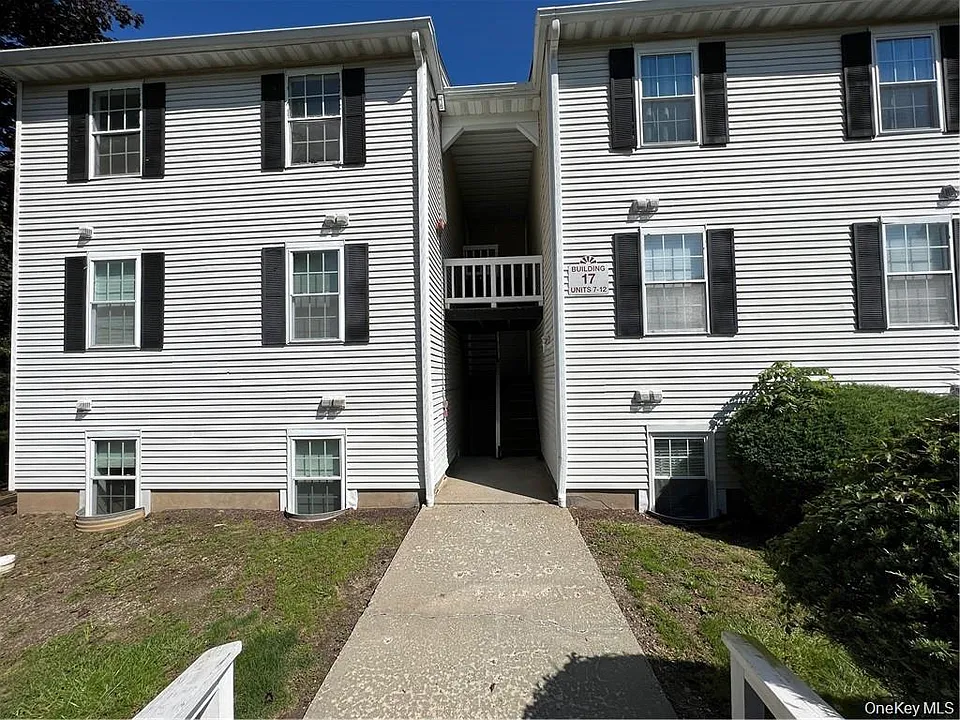 17 Lexington Hl #12