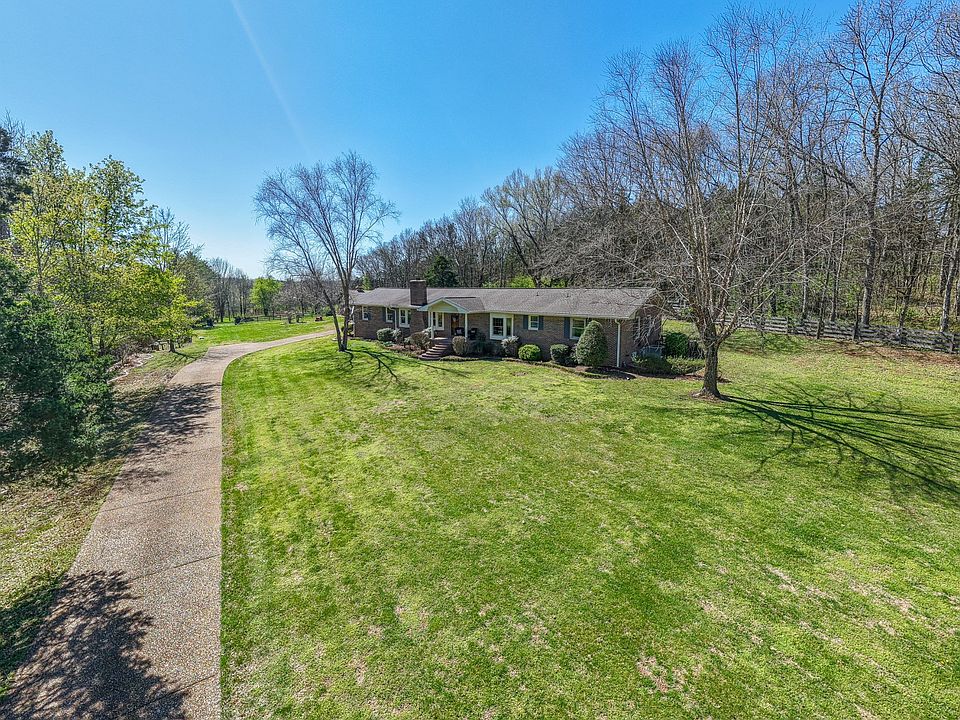 1st image of 1889 W Harpeth Rd