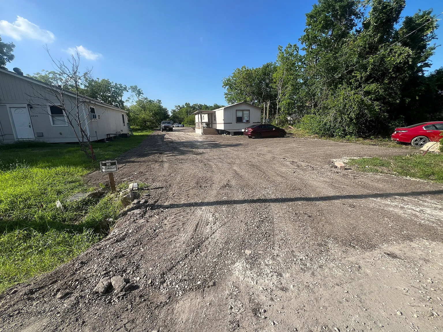 Studio, 4000 sqft, $600 — Photo 2